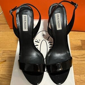 Women’s STEVE MADDEN patent leather gorgeous sexy heels with ankle strap.
